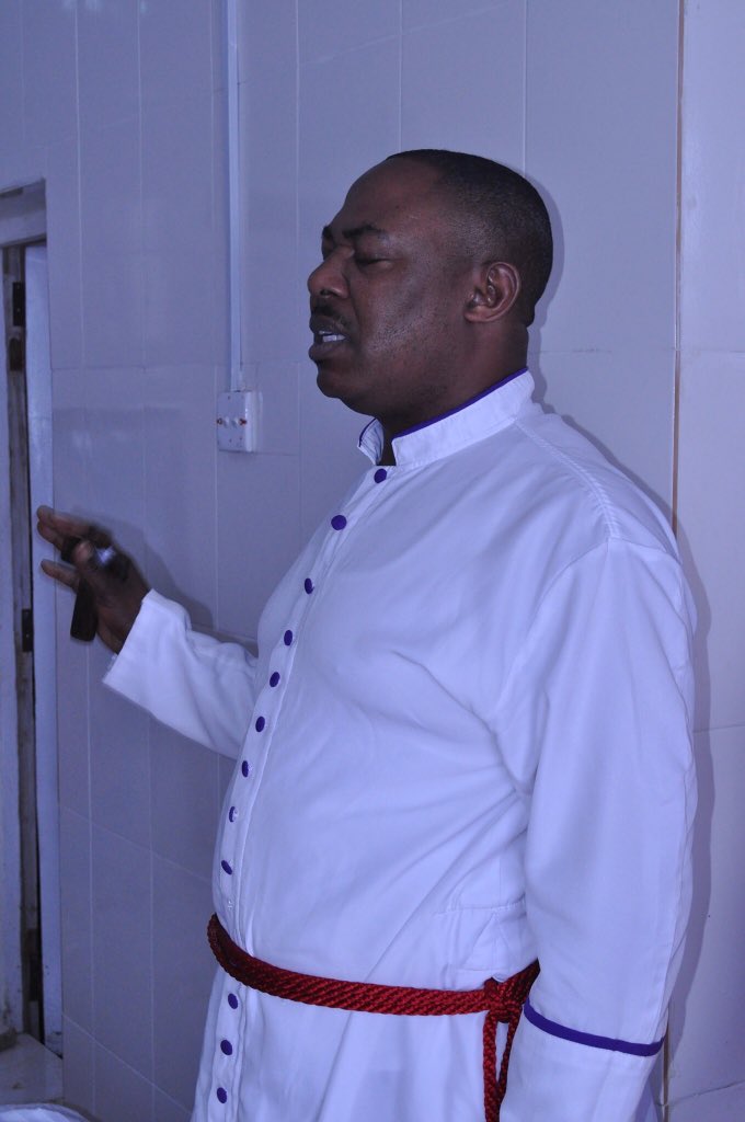 [twitter.com][355]EC53U7VWwAMXxXr